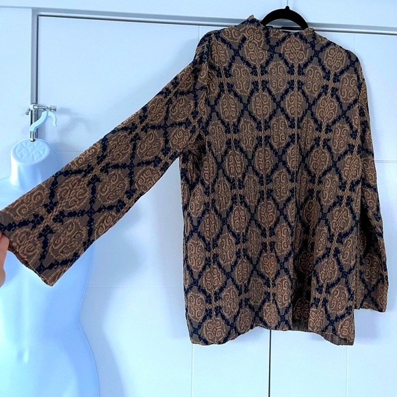 Zara/ Jacquard blouse/ Long sleeved/ Oversized/ High stretch/ Size US L - Picture 6 of 13